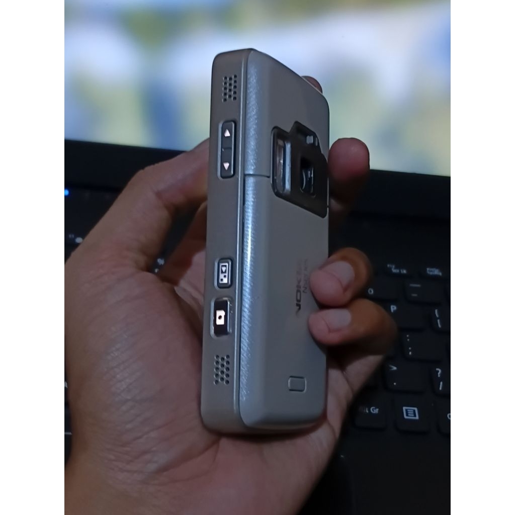 Nokia N82