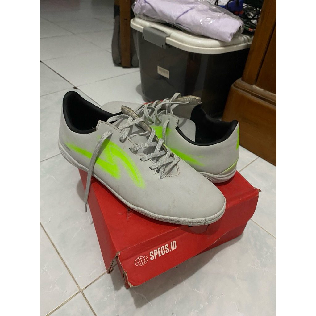 SEPATU FUTSAL SPECS ELEVATION ONE IN ORIGINAL FREE TOPI