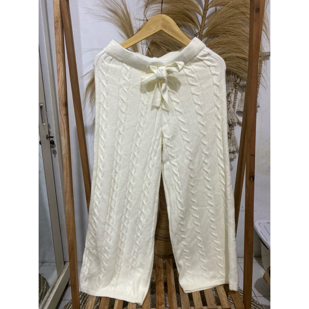 LOVE & FLAIR KNIT PANTS