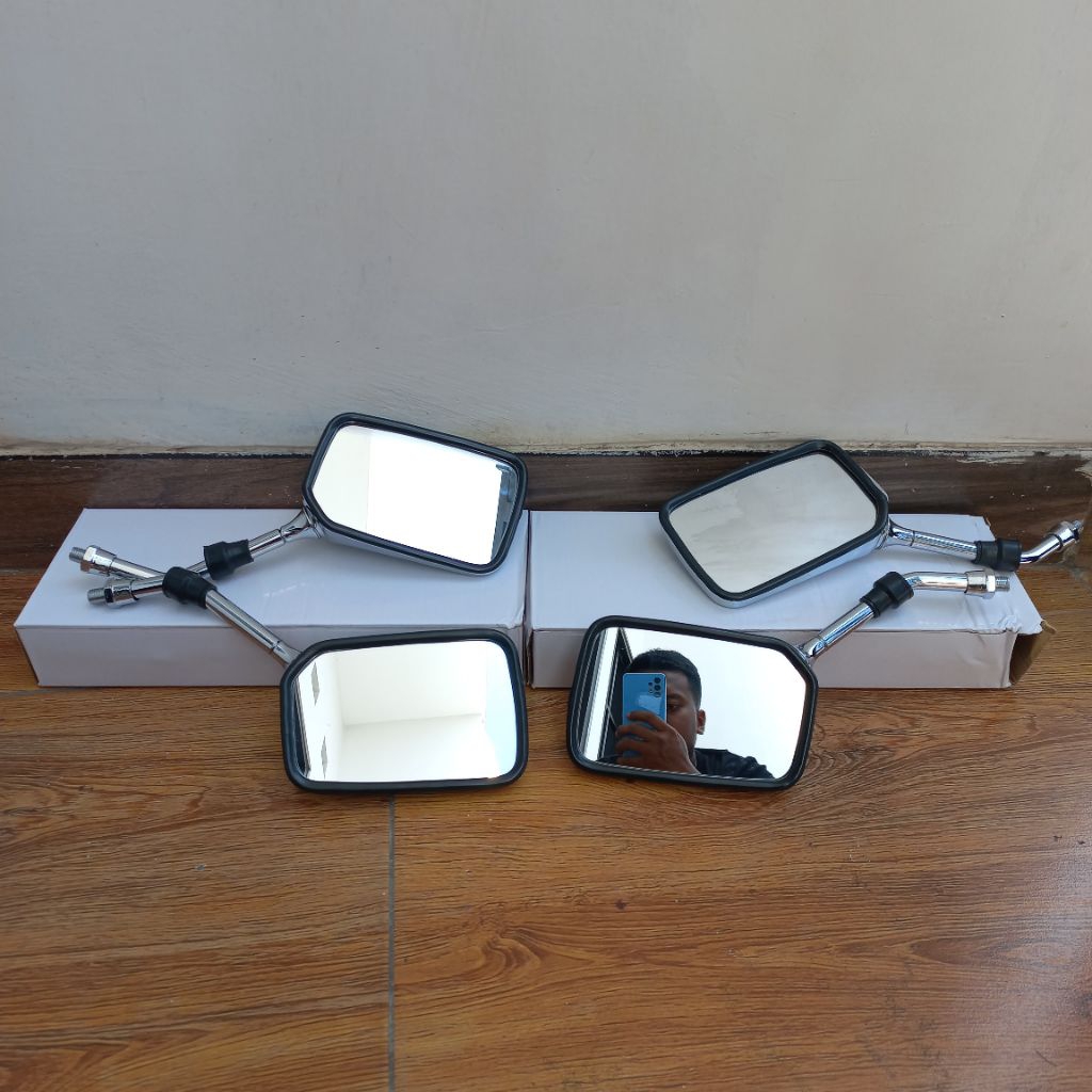 Spion CB400 Detail Original