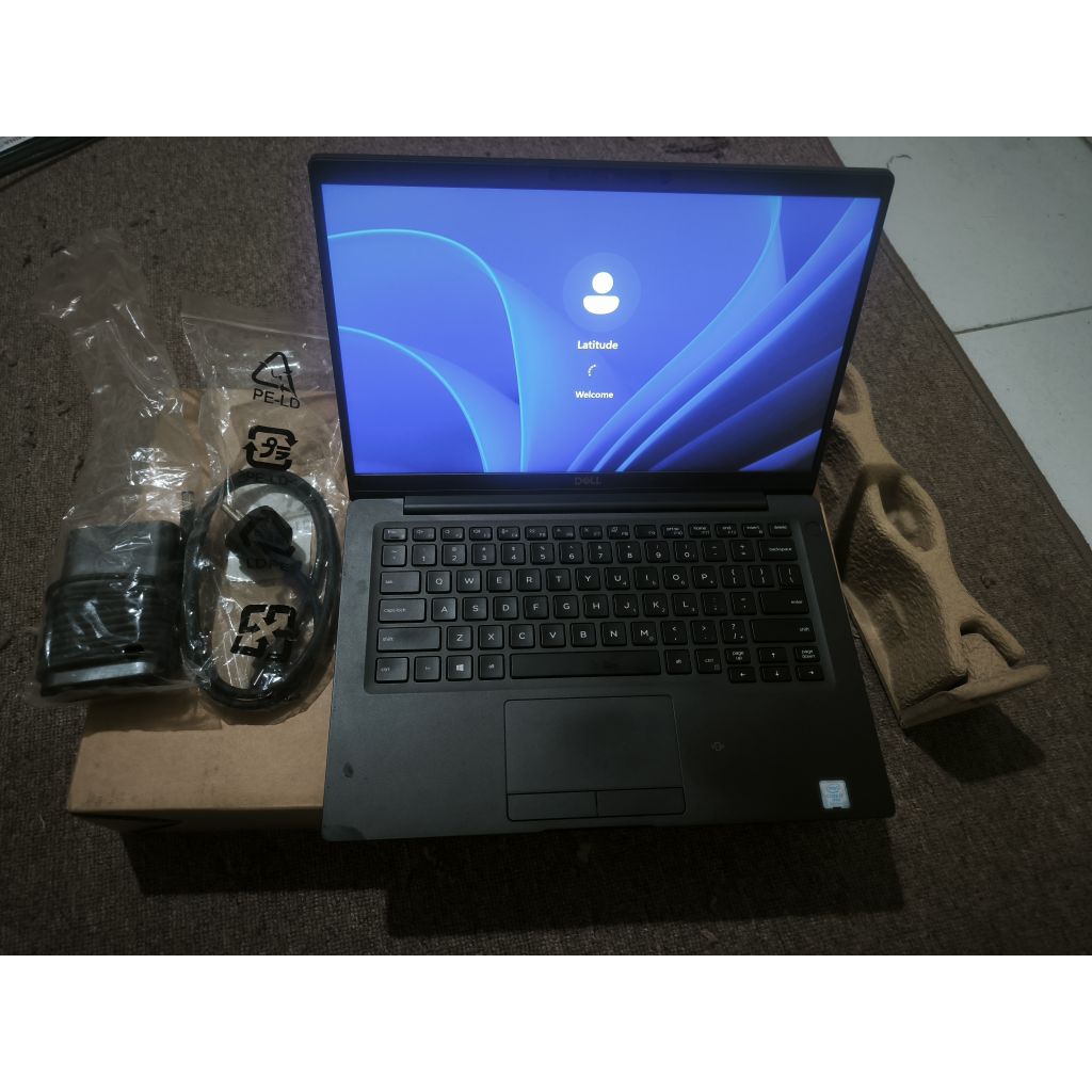 Laptop Dell 7400 i7 Gen 8