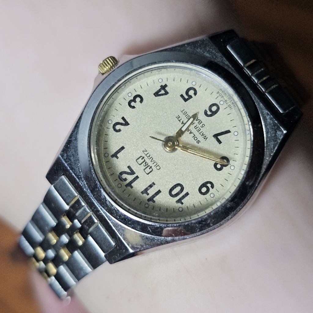 Jam Q&Q EL31 Solar Mate Silver White Rantai Ladies Bekas