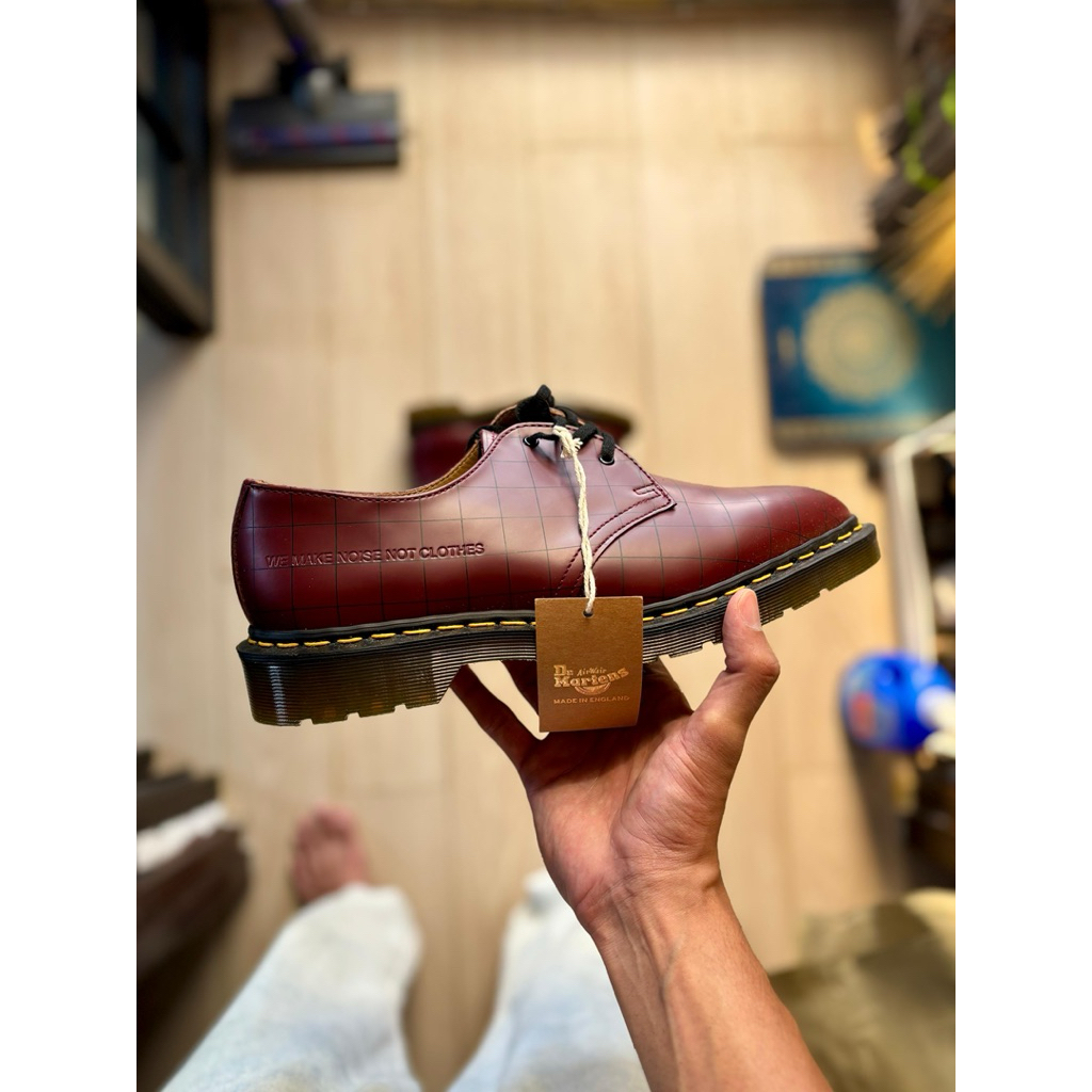 docmart 1461 x undercover