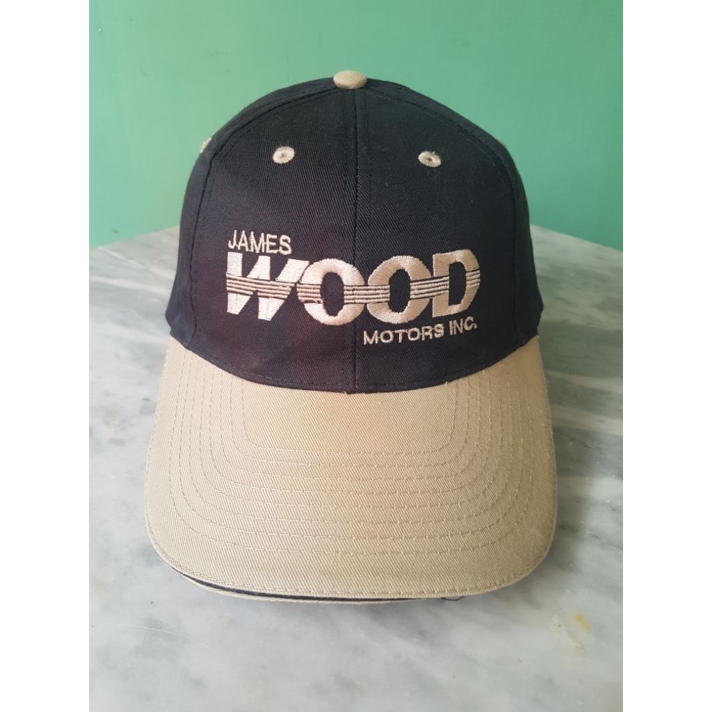 topi two tone