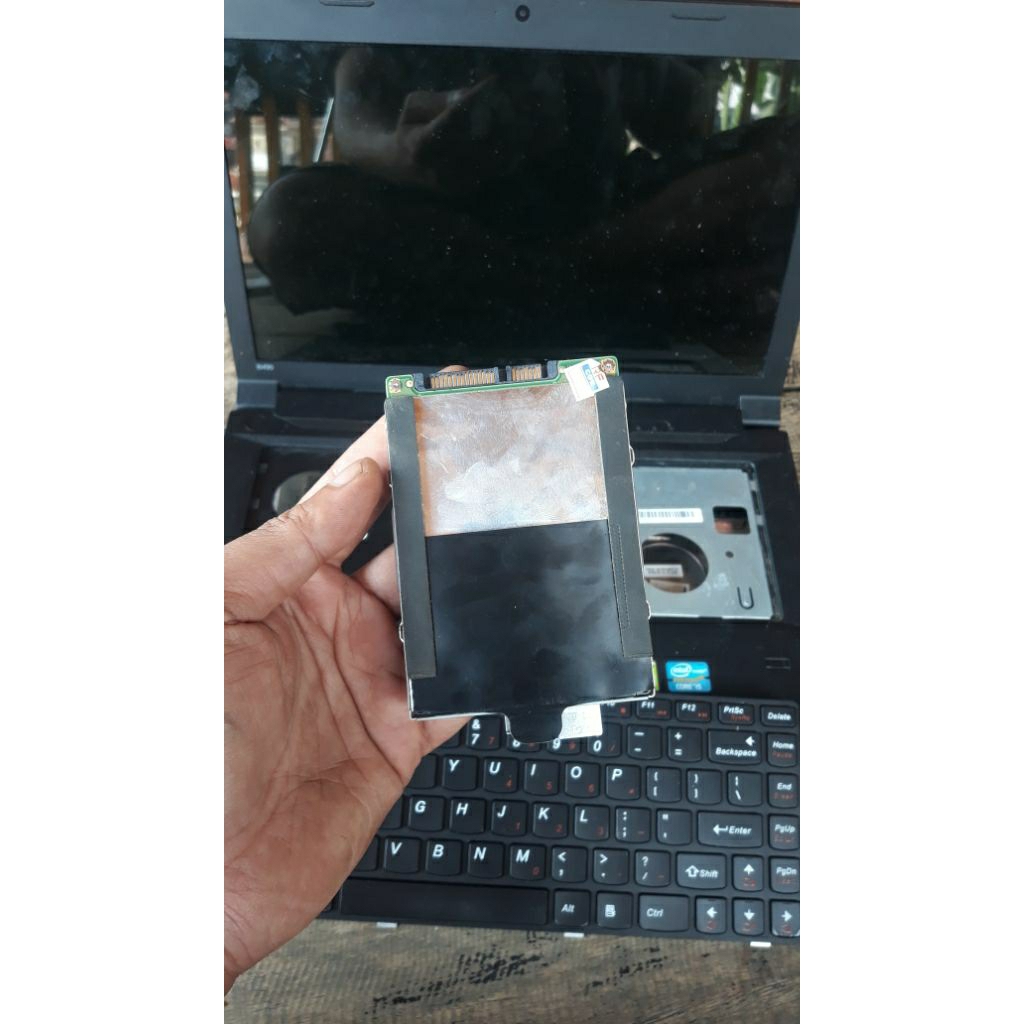 hdd merk HGST 500gb copotan dari lenovo
