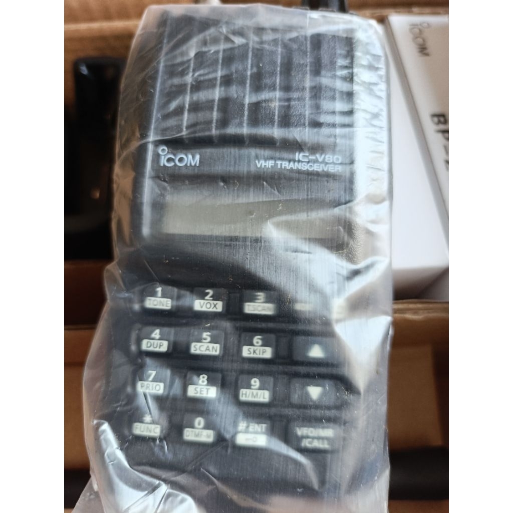 HT Icom ic-V80 standar militer IP 54 BNIB