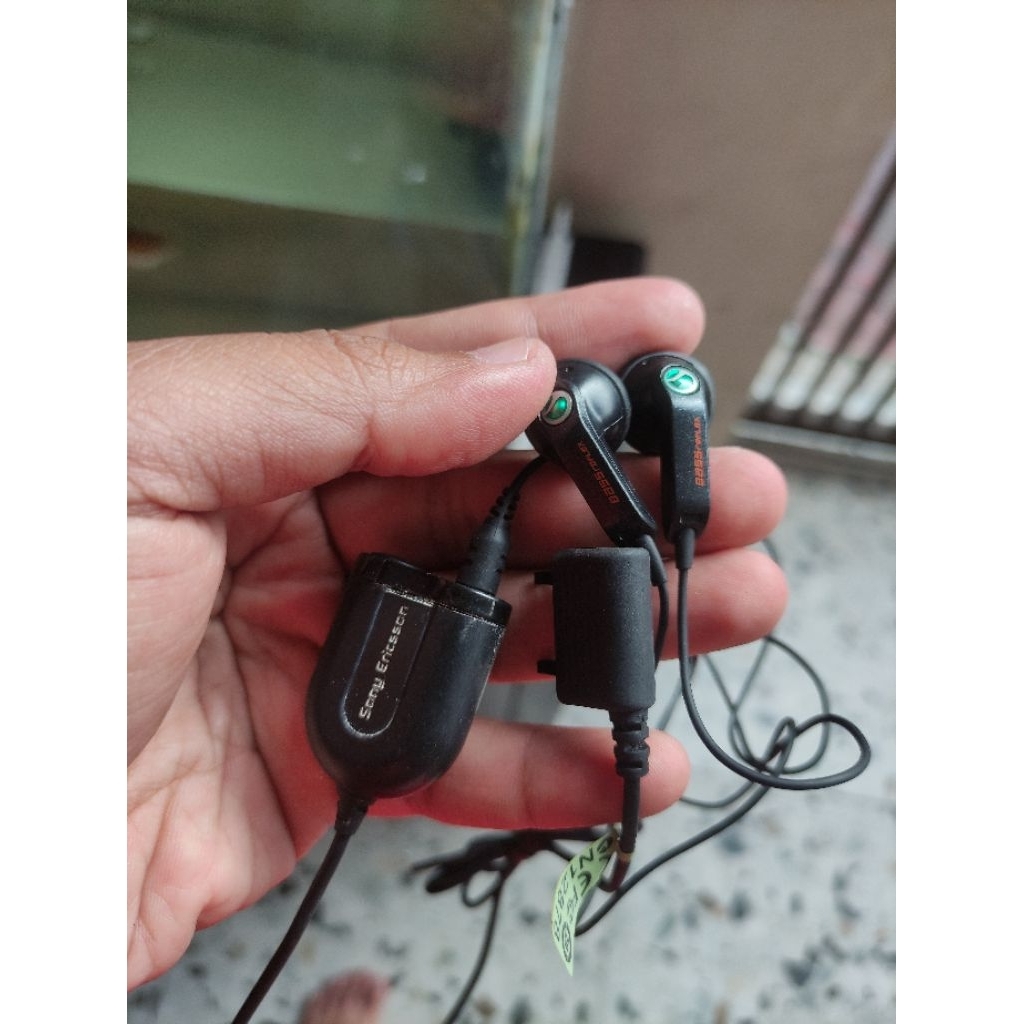 headset sony Ericsson HPM-64D originall