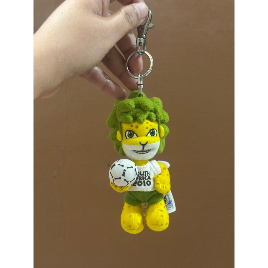 Boneka Gantungan Kunci Karakter Zakumi Mascot Fifa World Cup 2010 size 14cm Original / Boneka Gantun