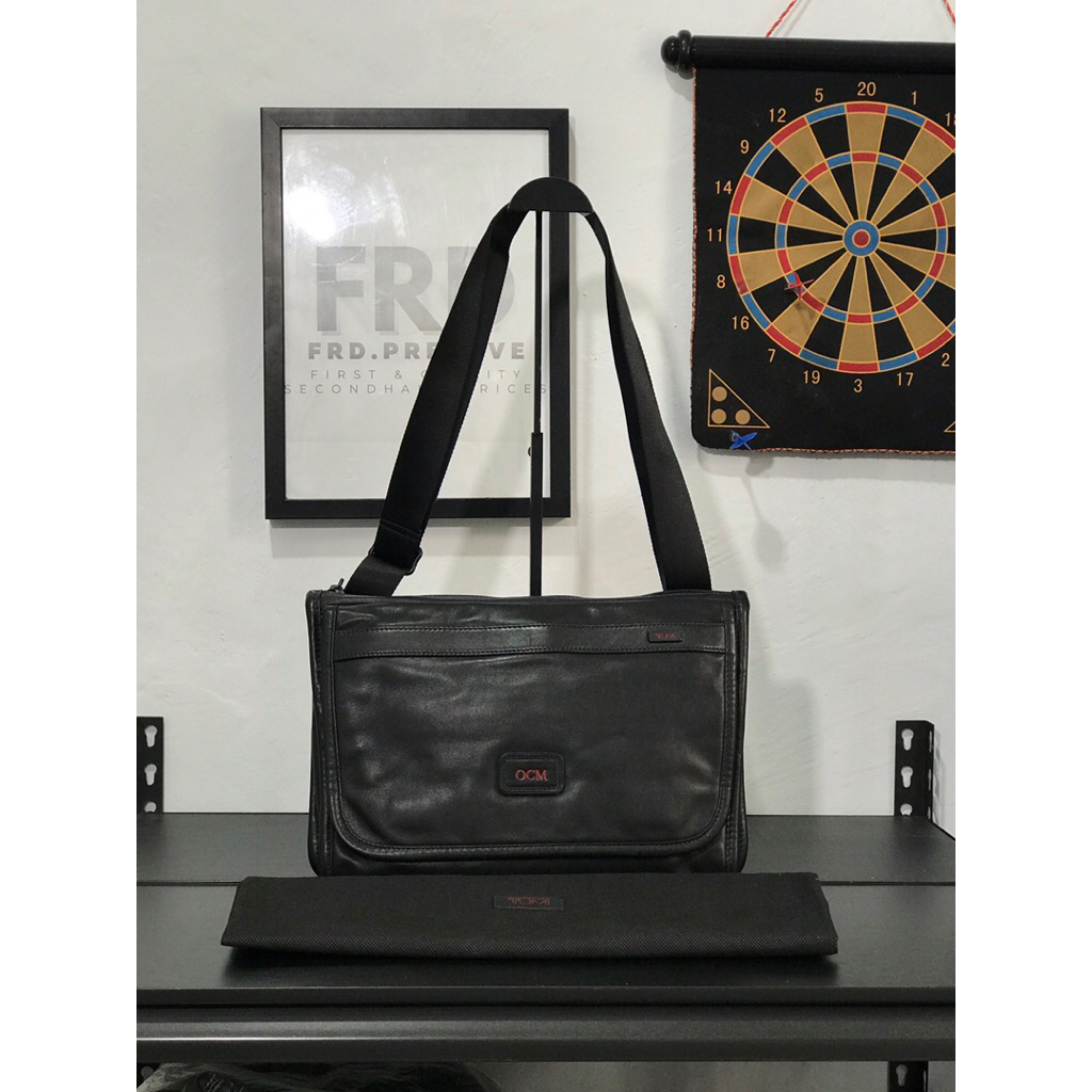 Tumi Slingbag Full Leather