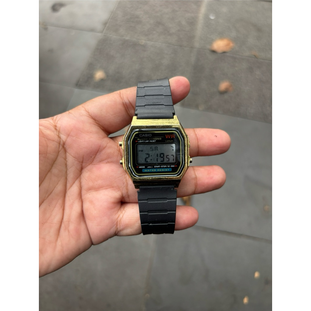 JAM TANGAN IO A-159W BLACK GOLD PLATE