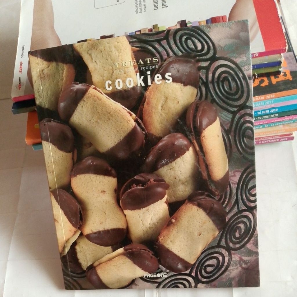 BUKU TREATS  COOKIES