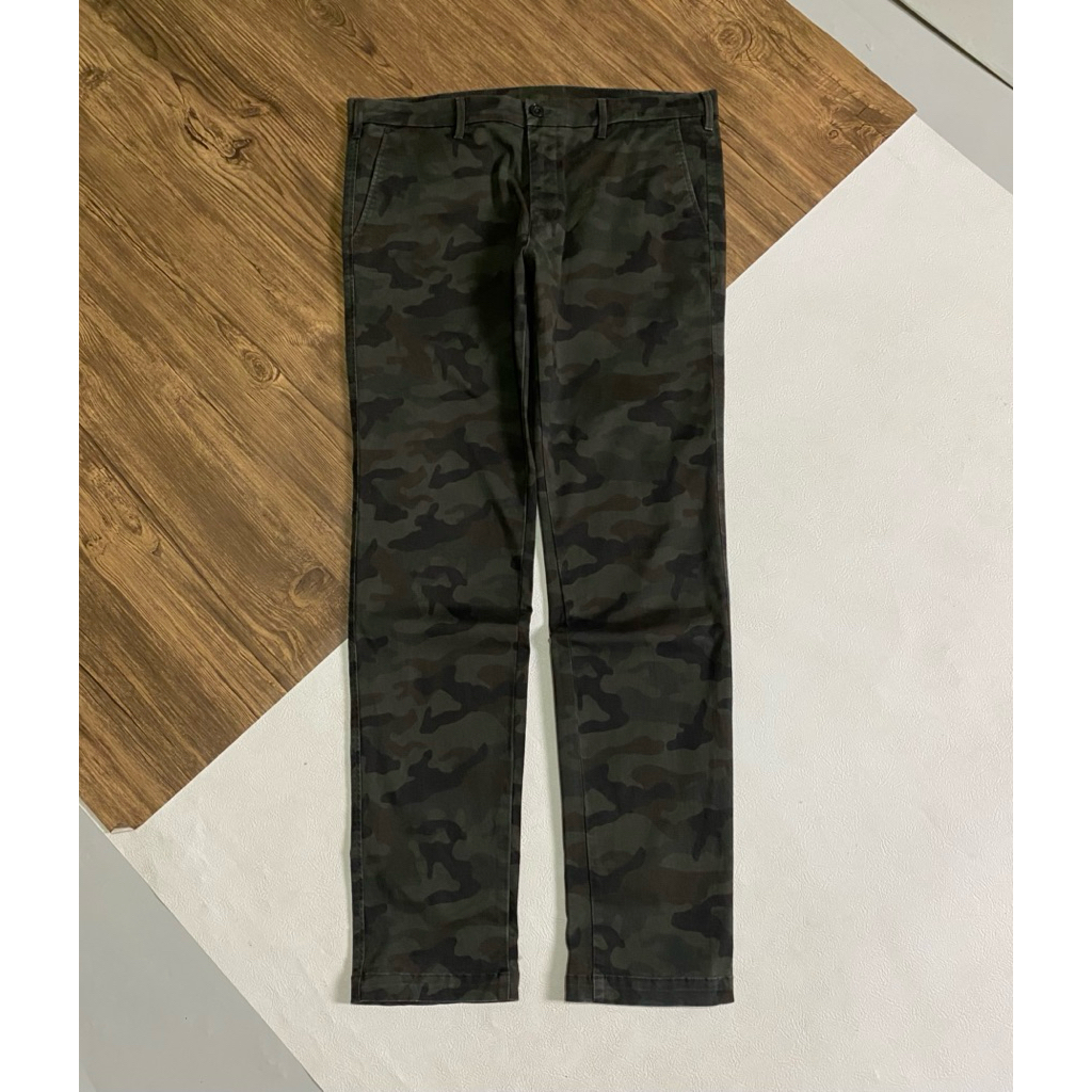 CHINOS UNIQLO CAMO
