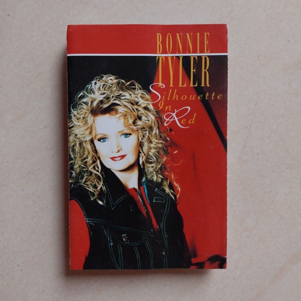 KASET BONNIE TYLER ALBUM SILHOUETTE IN RED ( IMPORT )