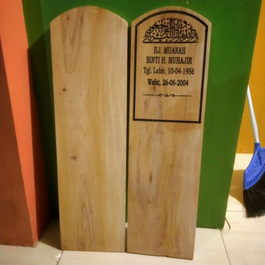PAPAN NISAN KAYU MAHONI CUSTOM NAMA CNC