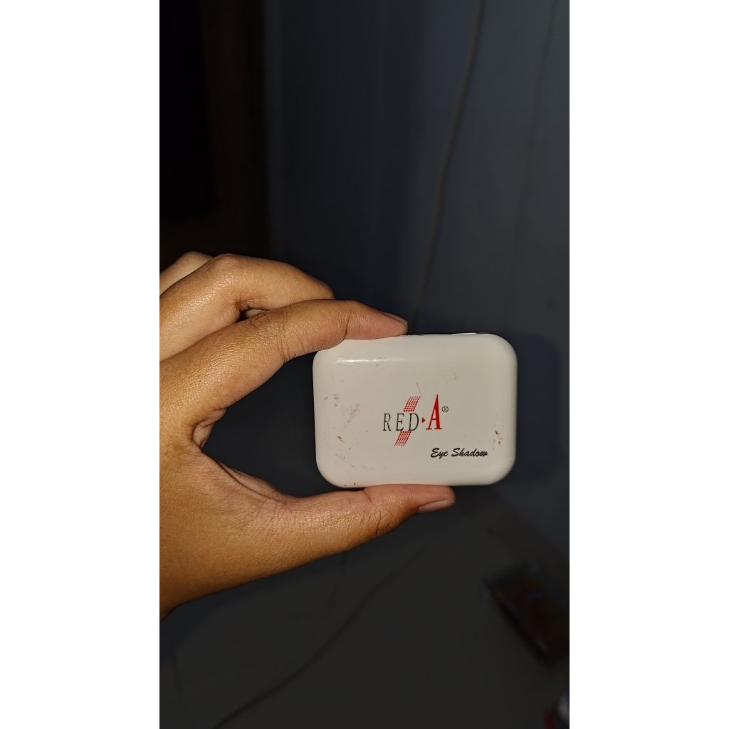 (Preloved) Eyeshadow Red A