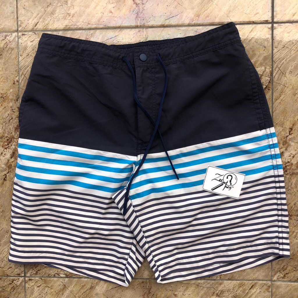 CELANA PENDEK UNIQLO HAWAI SALUR