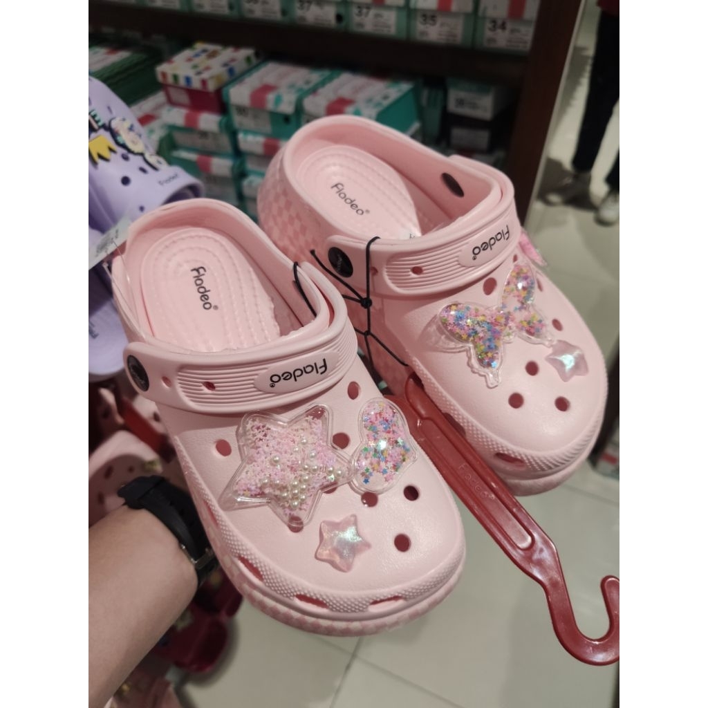 FLADEO KIDS Sandal Crocs Motif Pin Star Bahan Empuk Size 31 - 35 By MATAHARI STORE