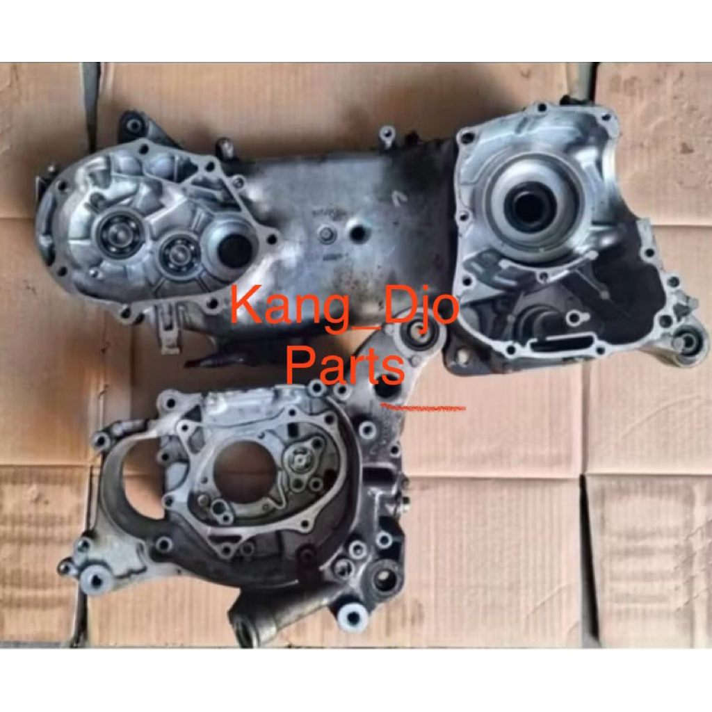BLOK MESIN TENGAH CALTER KANAN KIRI HONDA VARIO 125 OLD KZR ORIGINAL UNIT