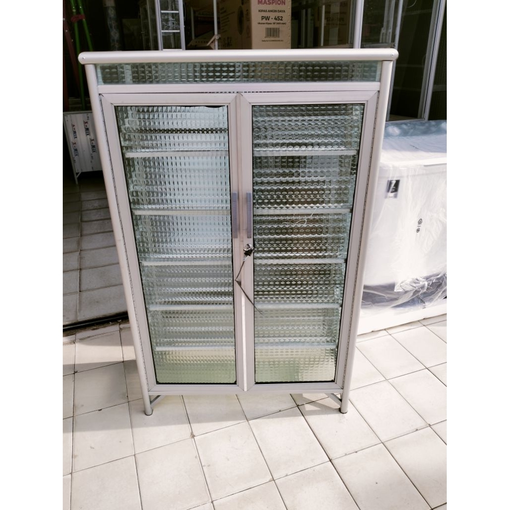 Lemari sepatu aluminium