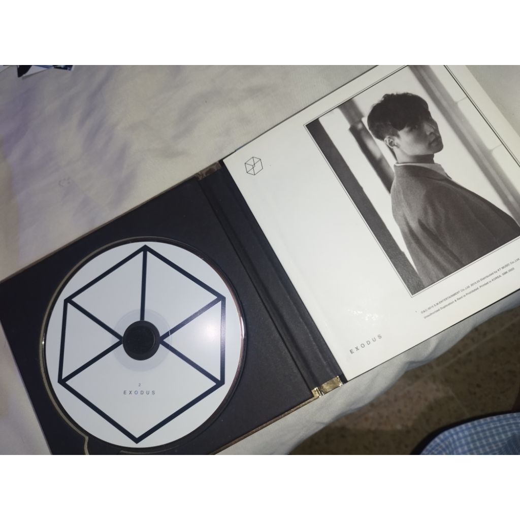 lay EXO album Unsealed gold ver