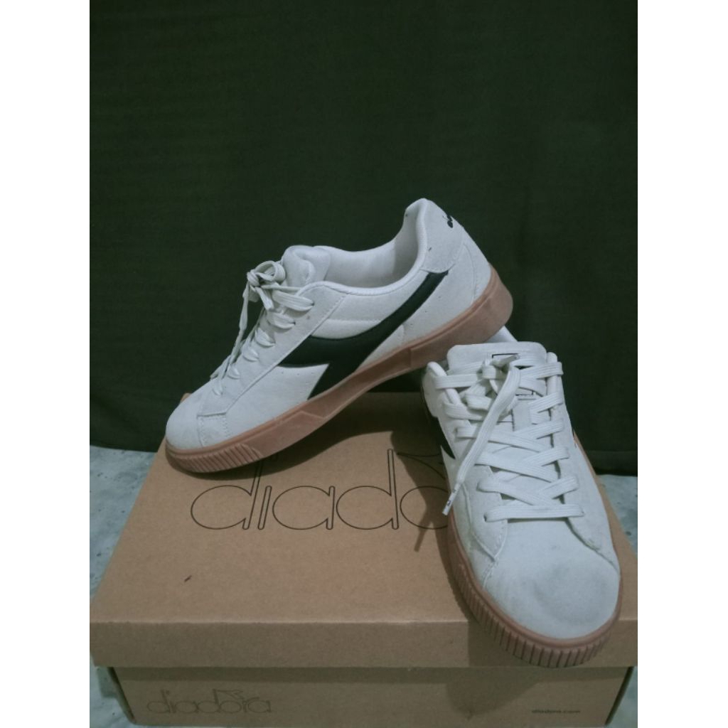 Diadora Pizora Cream Suede Size 39