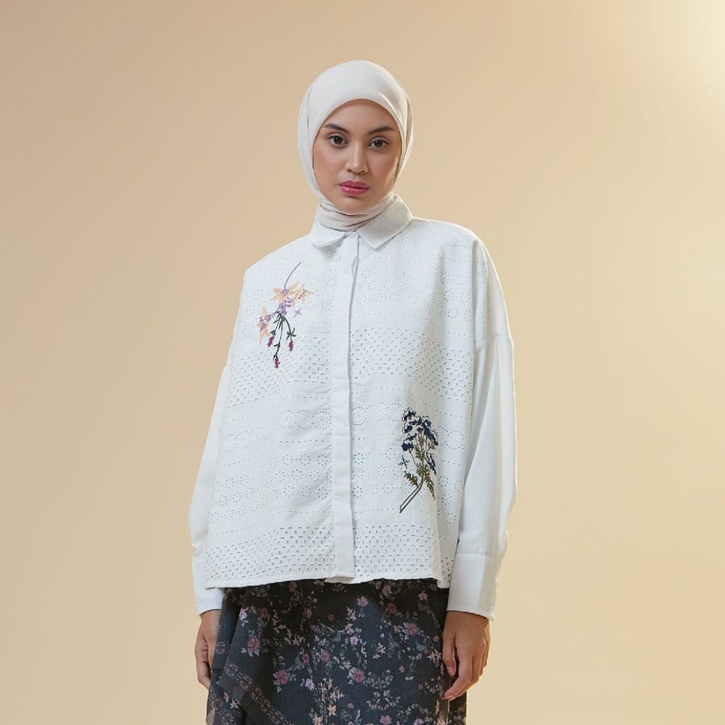 Hijabchic Zyra Top Embroidery White