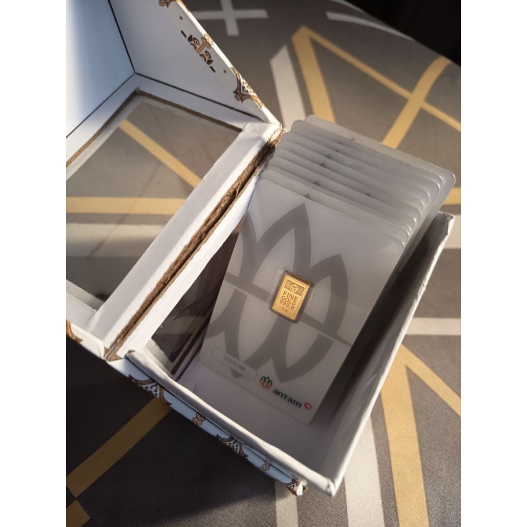 Emas Batangan Logam Mulia ANTAM 1 Gram Murni 24 Karat - Tahan Inflasi, Investasi Aman, Sertifikat Ke