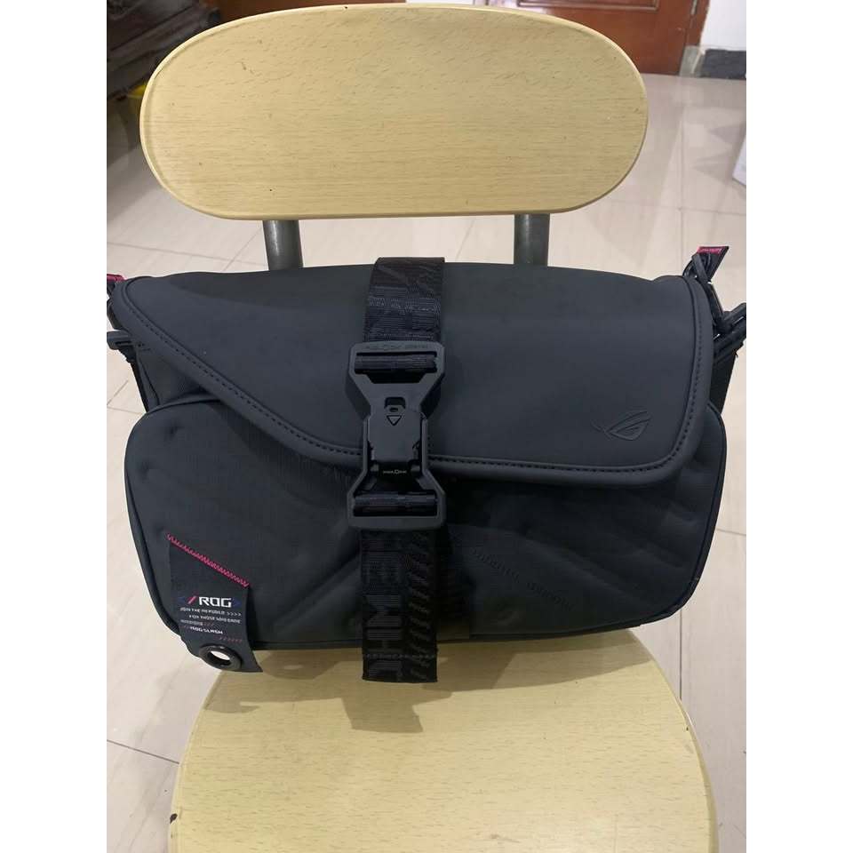 TAS SLEMPANG GAMING ASUS ROG SLASH SLING BAG 4.0 GAMING -BC3004 TAHAN AIR