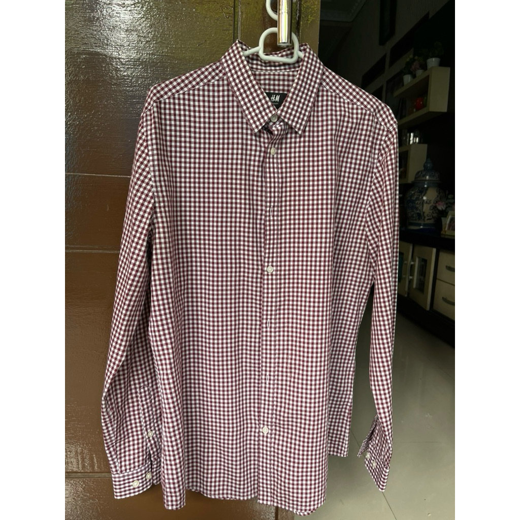 HM kemeja pria kotak size M