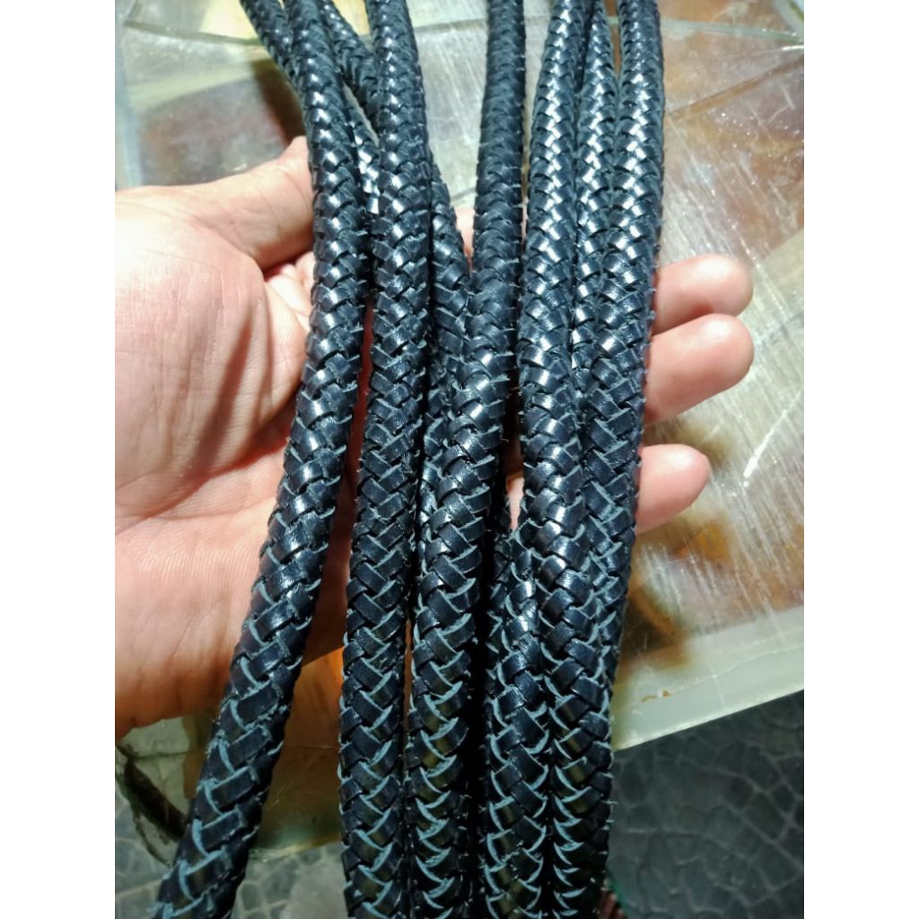 TALI TUNTUN ANJING DARI KULIT / TALI KALAF BERBURU