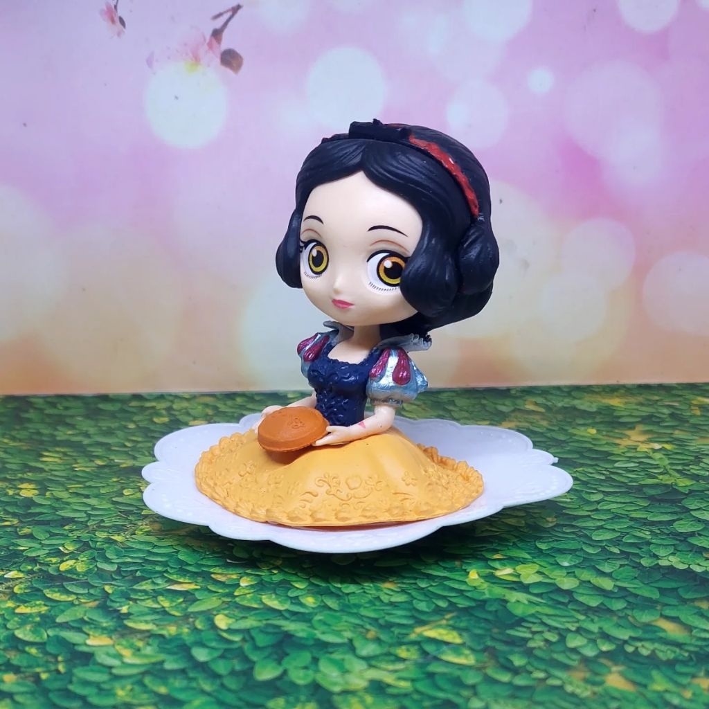 Figure Princess Snow White Anime Q Posket no brand preloved putri salju