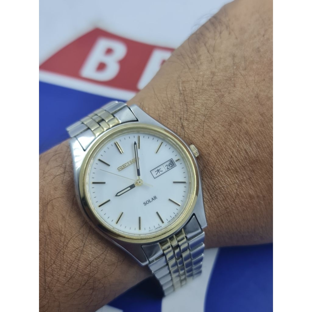 Jam tangan vintage Seiko klasik solar