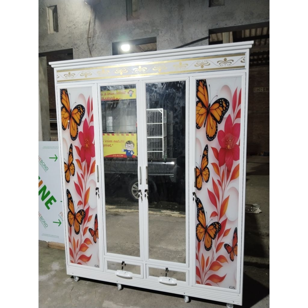 tempat gamis/baju almari aluminium