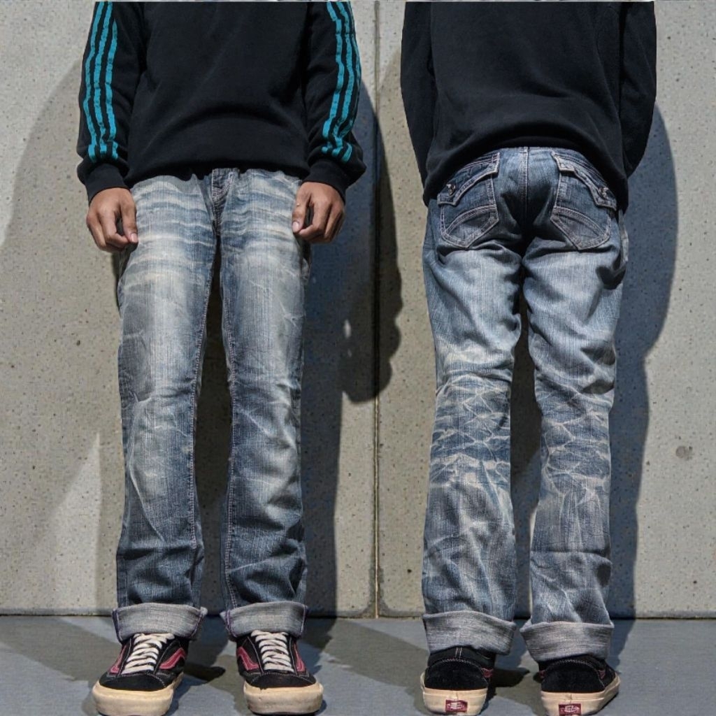 Size 28 Celana Panjang Longpants Spicy Denim Light Blue Washed Fading Straight fit  Second Preloved 