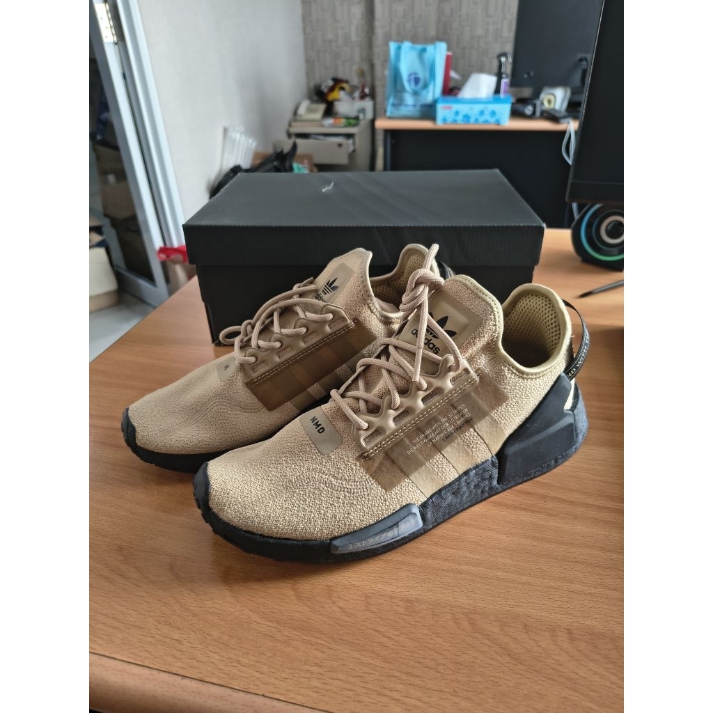 Sepatu NMD R1 V2 Beige BNIB Size 41 100% original