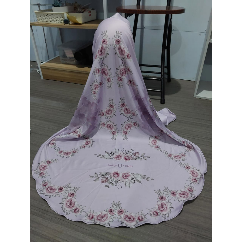 HIJAB SYAR'I BERLIAN MOTIF BUNGA