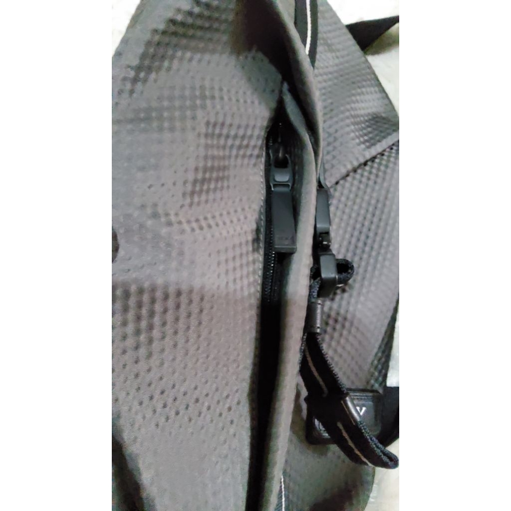 Ta selempang unisex original Tumi