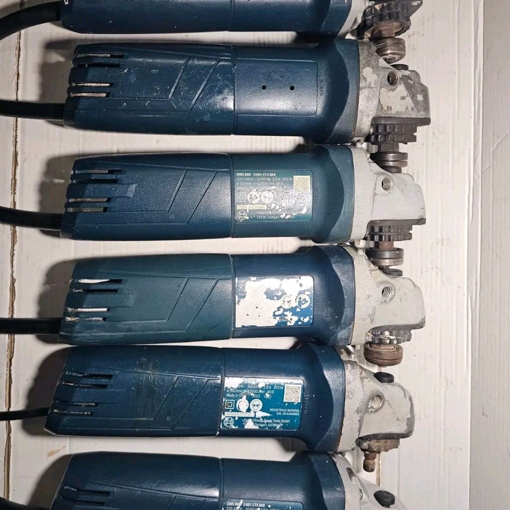 Mesin gerinda BOSCH 4" SECOND