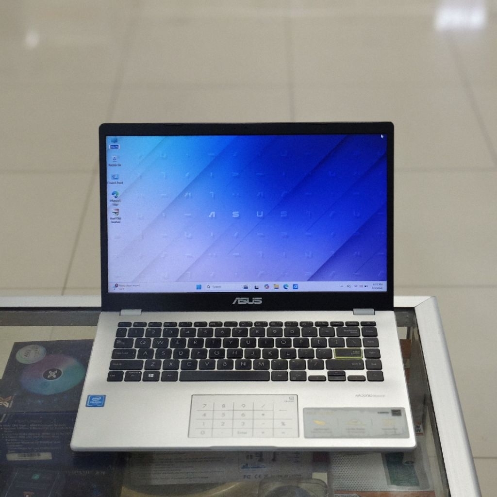 [TERJUAL] ASUS E410MA INTEL N4020 RAM 4GB SSD 512GB SECOND MULUS