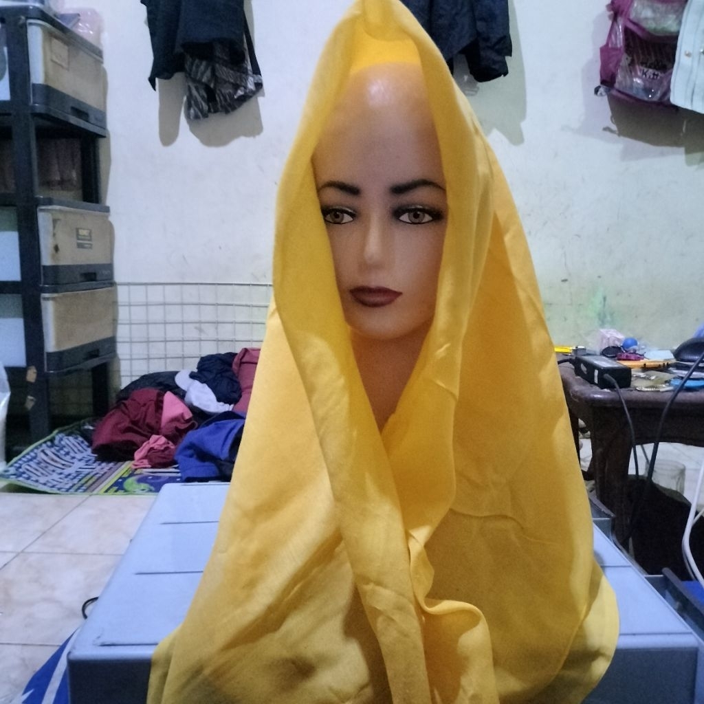 kerudung segi empat warna kuning prelove ( dw)