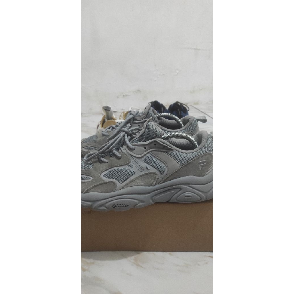 sepatu fila running