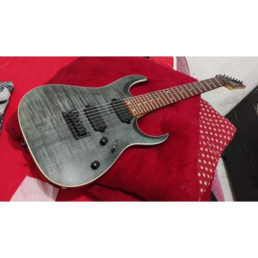 Gitar Ibanez 7 string