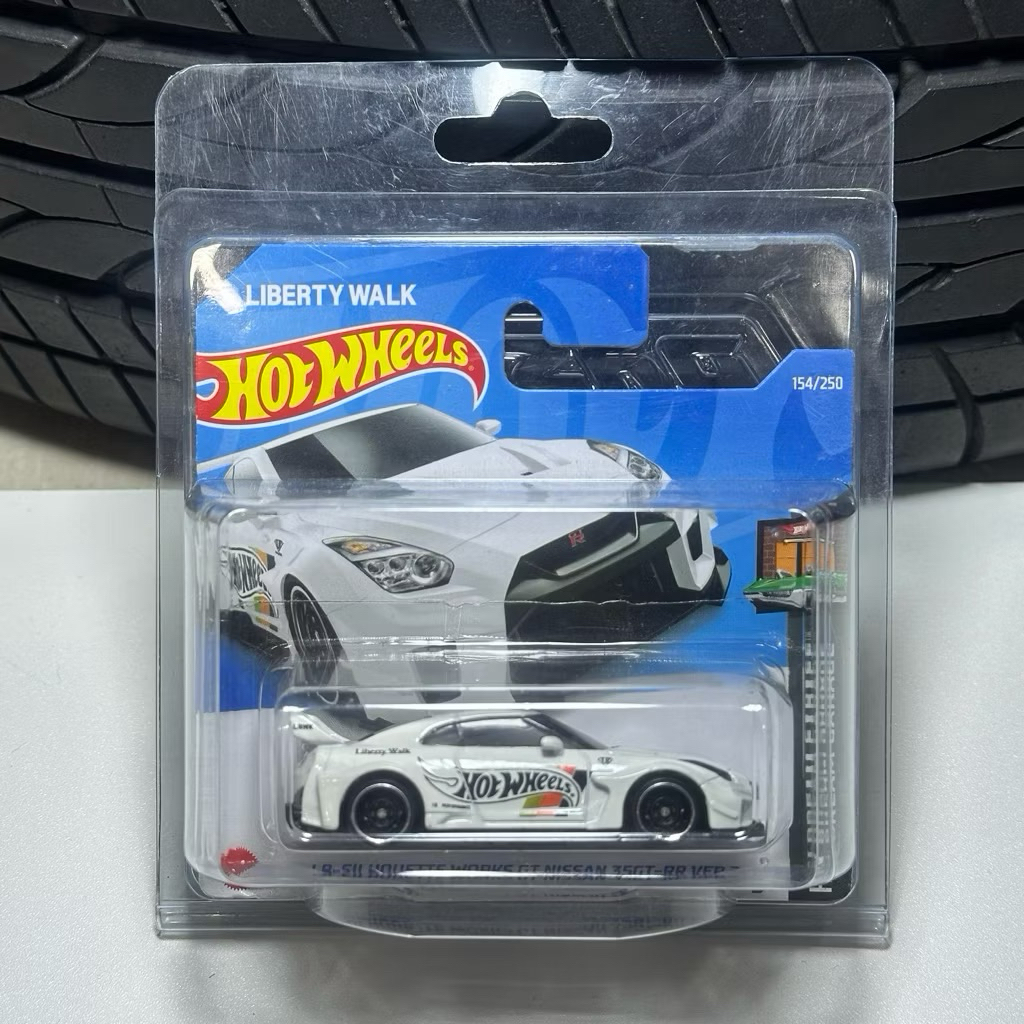 Hot Wheels Nissan 35 GT LBWK White