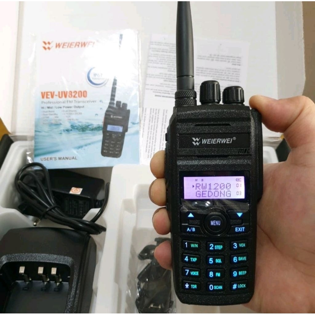 HT WEIRWEI VEV-UV8200 DUALBAND 10WAT GARANSI WEIRWEI UV8200 WATERPROOF