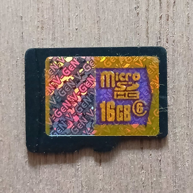 V-Gen MicroSDHC Memory Card (32GB, 16GB) (Bekas Pakai)