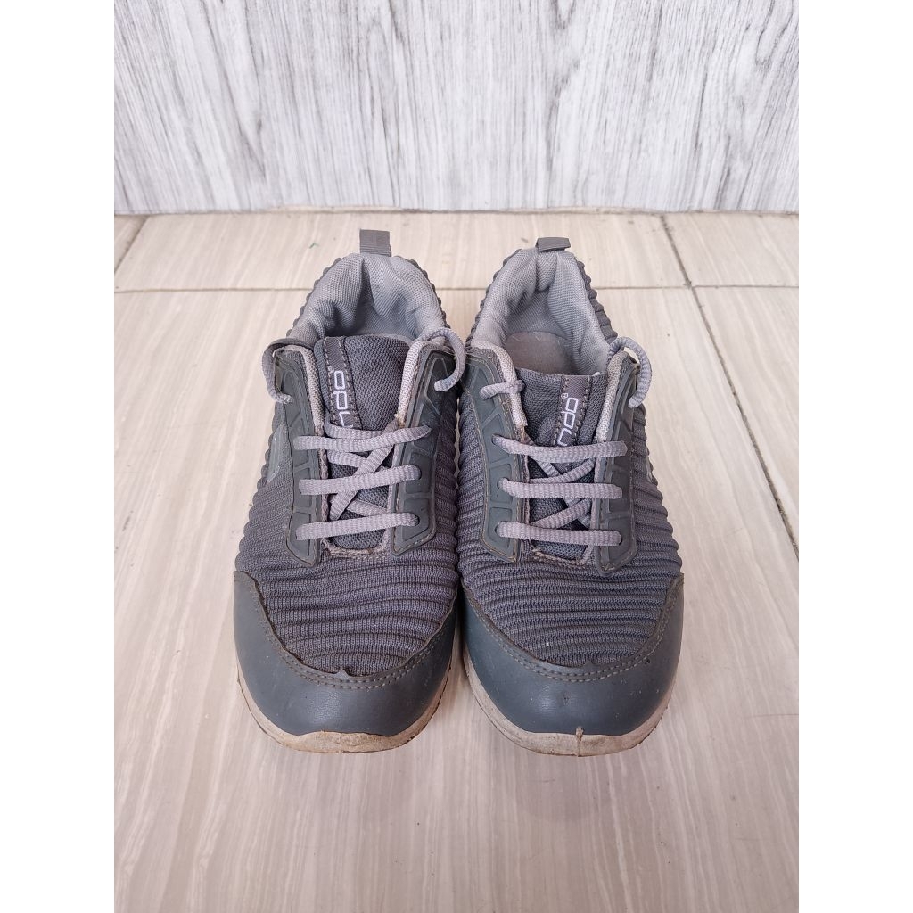 Sepatu ANDO unisex Preloved