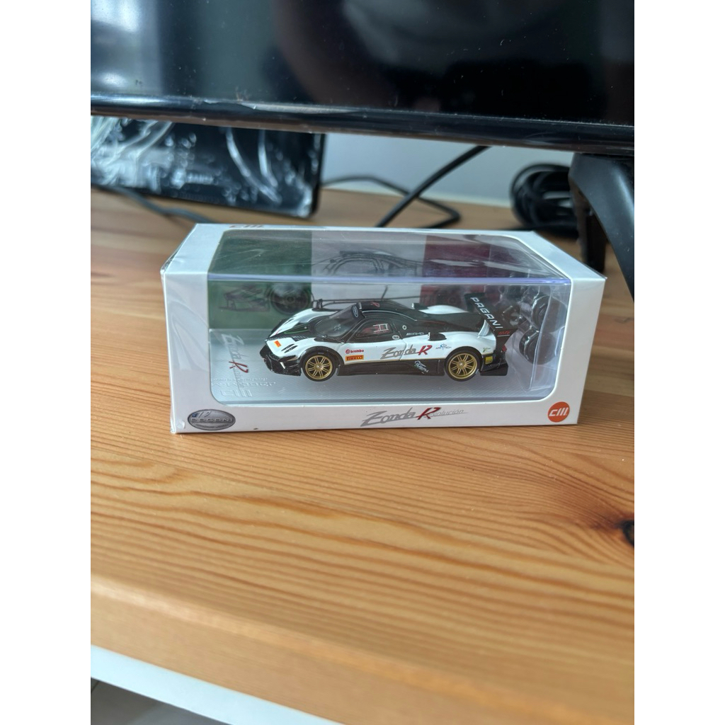 cm model pagani zonda r