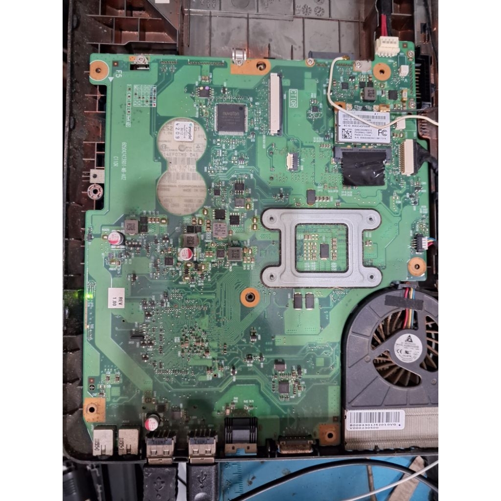 mobo toshiba c640 + prosesor core i5-2450m kondisi normal tested