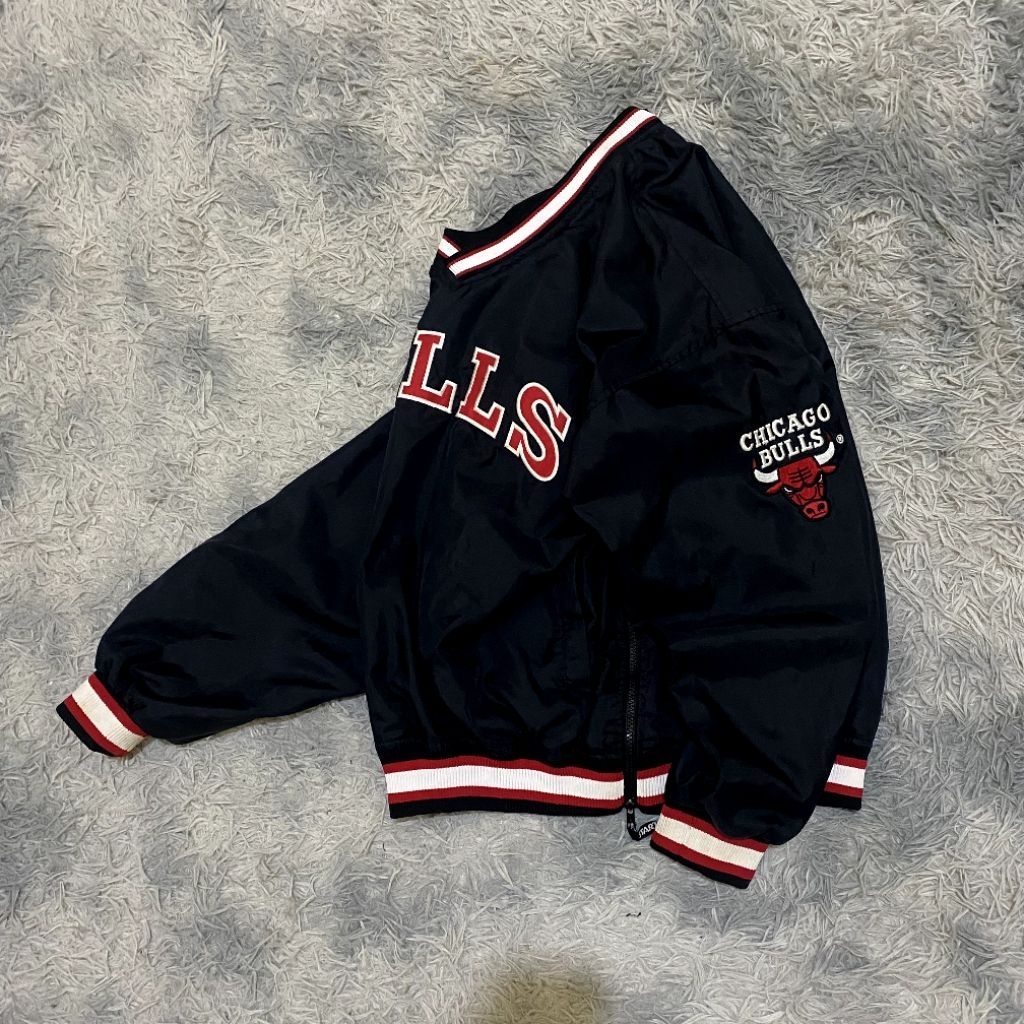 Vintage Chicago Bulls Starter Windbreaker Pullover Jacket Size L *NBA Basketball