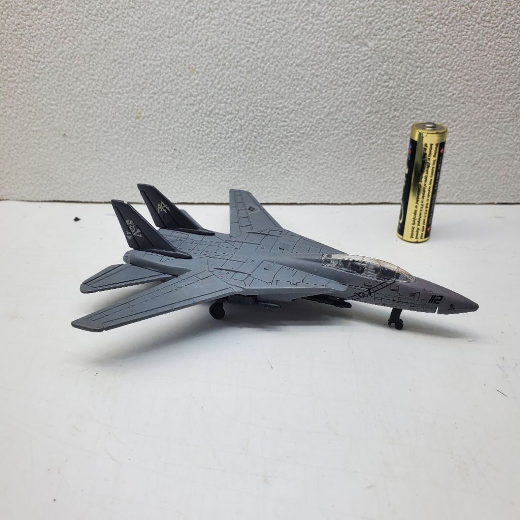 DIECAST PESAWAT AIR FORCE TAIL WINDS MAISTO